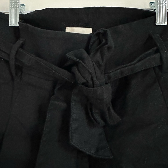 Aritzia Wilfred High Waisted Shorts - Picture 4 of 5